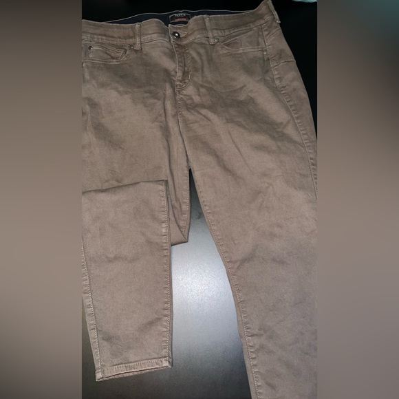 Torrid bombshell skinny jeans Size 18 Regular EUC - Picture 1 of 9